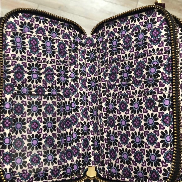 Vera Bradley all in one cross body wallet - Picture 3 of 3